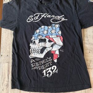 Ed Hardy Patriotic Skull graphic Tee - Black men’s size large sleeve hit